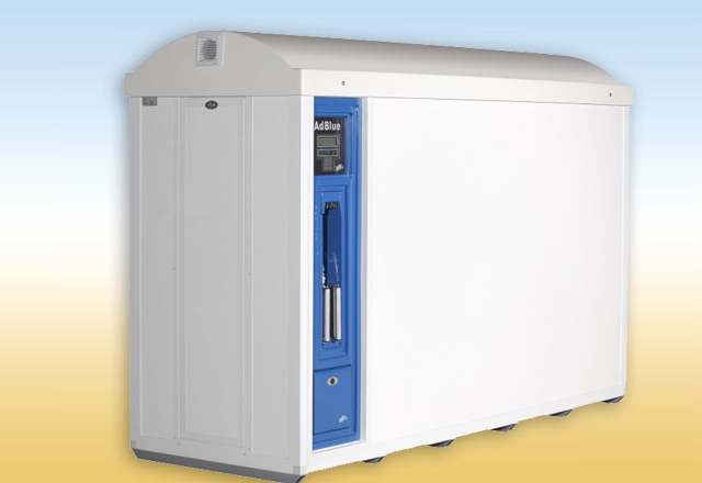 
            Schlüsselfertiger Tankcontainer inklusive Tank, Befüllarmatur und Abgabesystem für
wässrige Harnstofflösung (AUS 32) in eichfähiger oder nicht eichfähiger Ausführung.<br><br>
Die Vorteile der FLACO TCI Systeme auf einen Blick:<br>
* Bewährte Technik auf die Anforderungen von AUS 32 ausgelegt<br>
* Schlanke Bauweise zur Integration auf Tankinseln<br>
* Gehäuse als Werbefläche nutzbar<br>
* Isoliertes und beheiztes System<br>
* Einfache und schnelle Installation<br>
* Konformitätsbewertung im Werk möglich<br>
* Tragrahmen zum Ausgleich von Höhenunterschieden und Tankmanagementsysteme
erhältlich<br>
* Sehr gutes Preis-/Leistungsverhältnis<br>
* Tausendfach bewährt
        
            